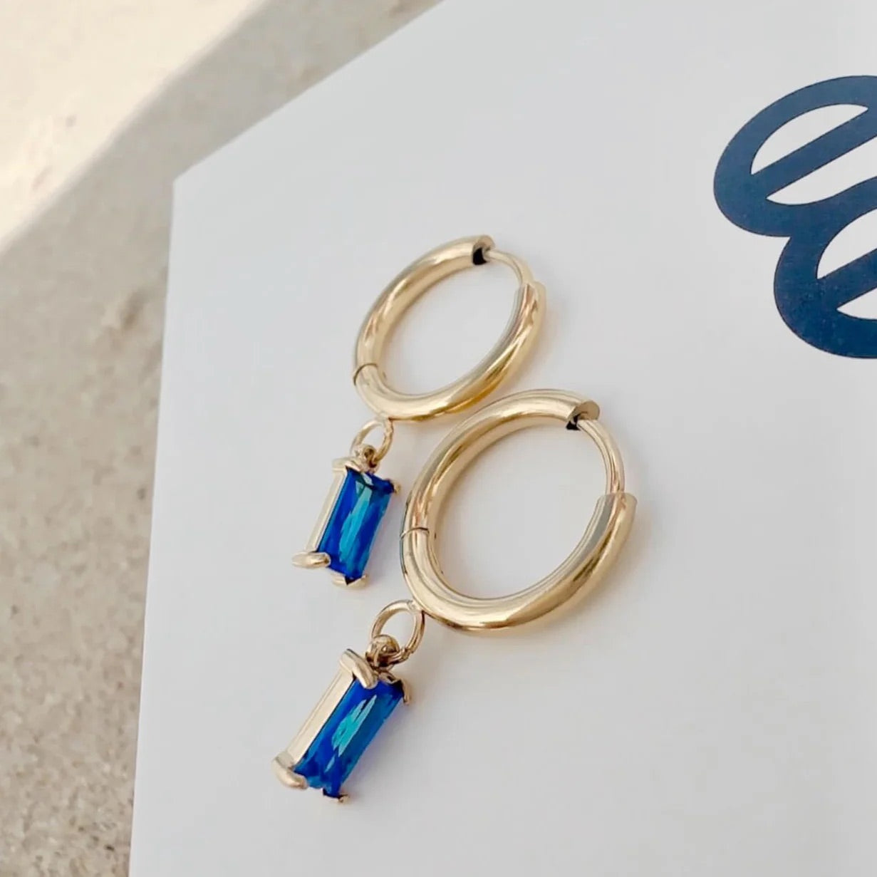 Luxe Gold Drop Earring - Saphire