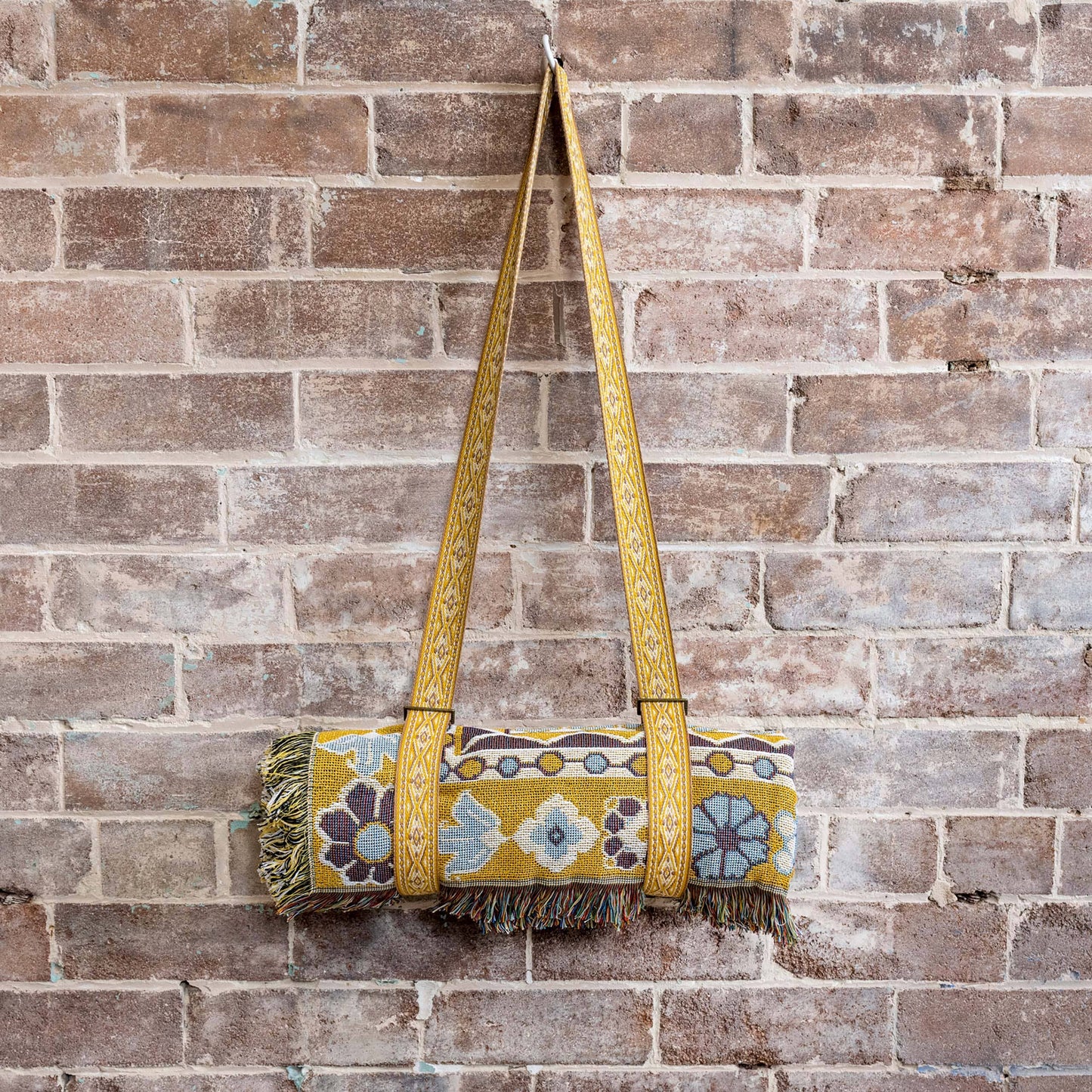 'Every Little Thing' Woven Picnic Rug/Throw: Regular 130x160cm