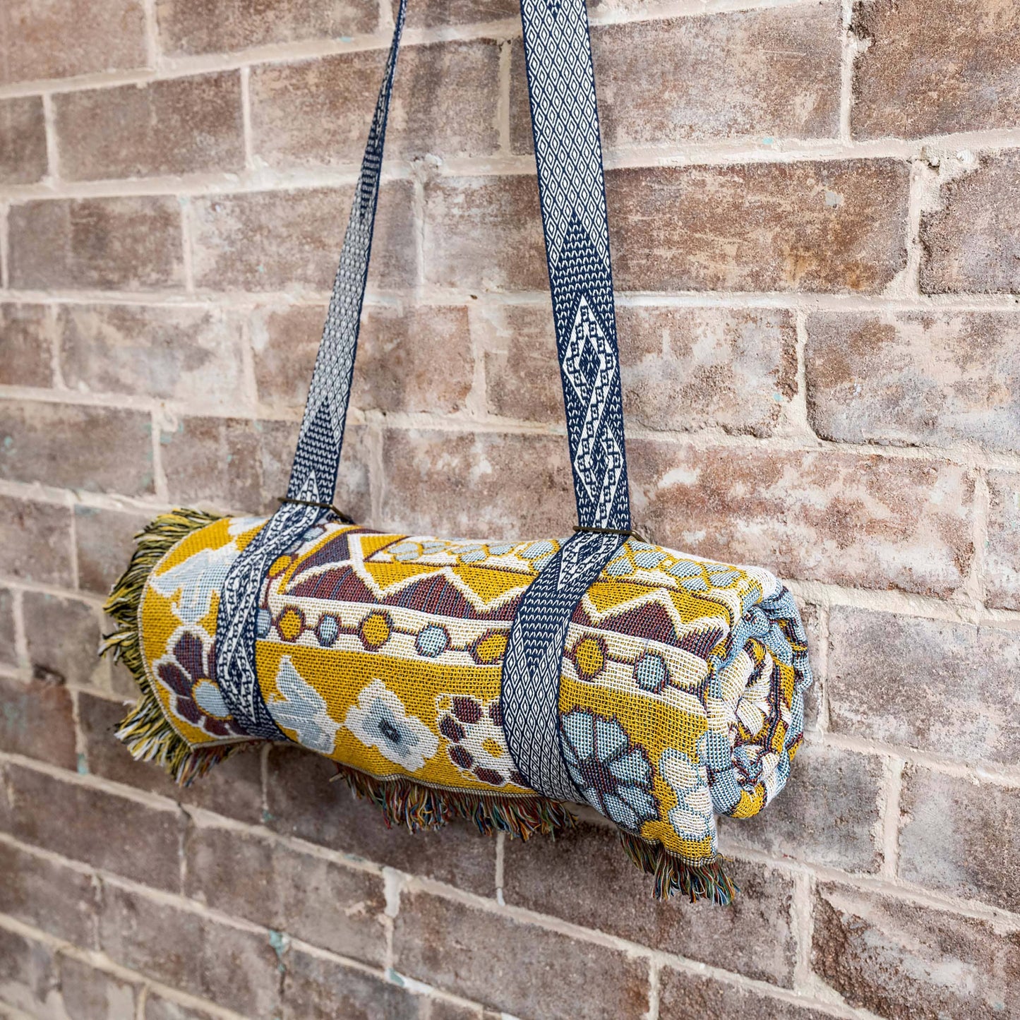 'Every Little Thing' Woven Picnic Rug/Throw: Regular 130x160cm