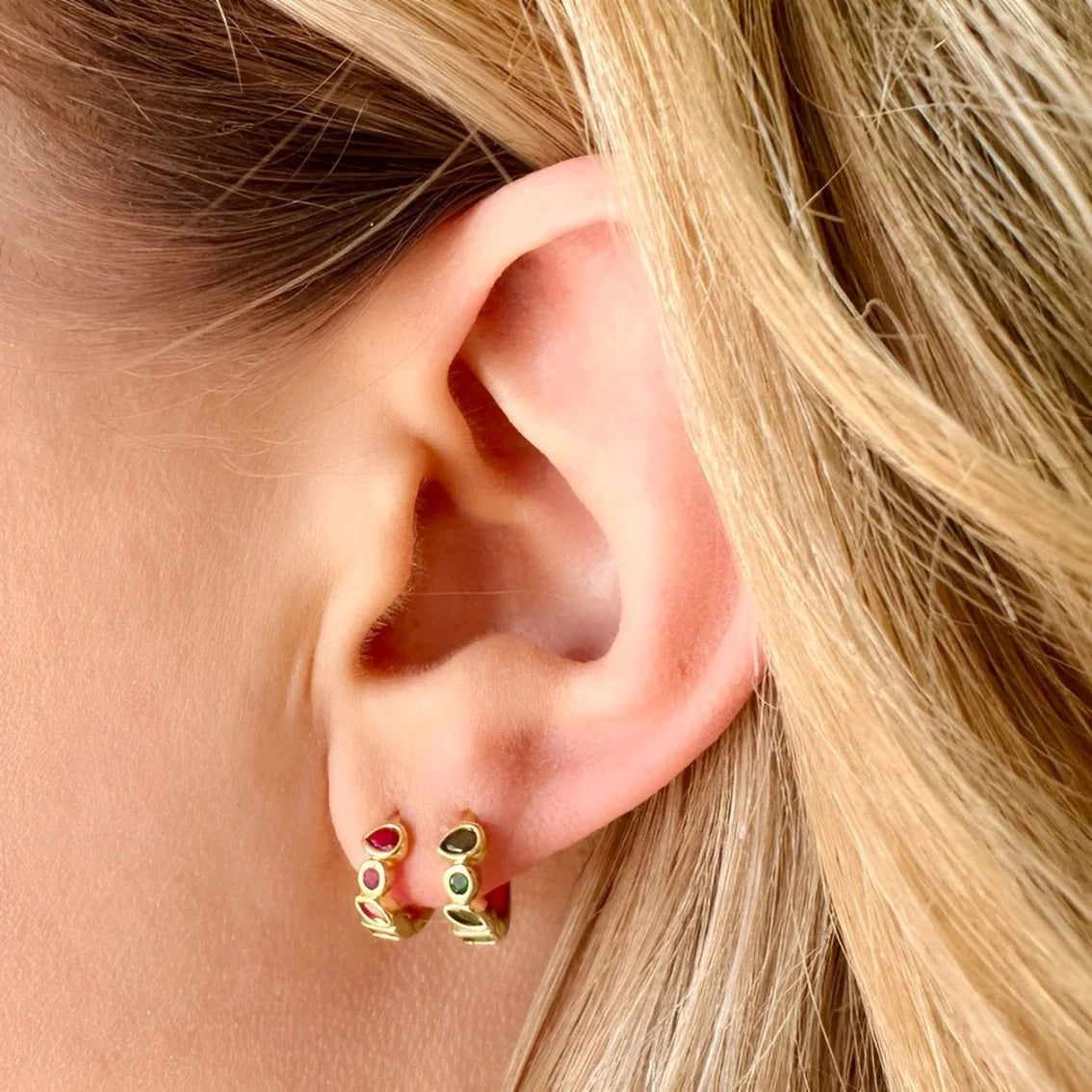 Glory Huggie Earrings - Emerald