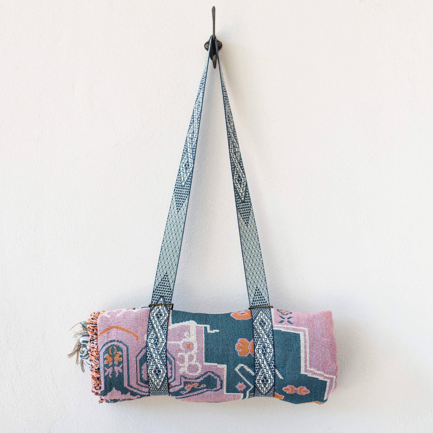 'Strawberry Fields' Woven Picnic Rug/Throw: Regular 130x160cm