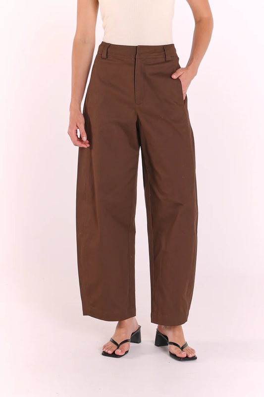 Charlie Barrel Pant - Chocolate