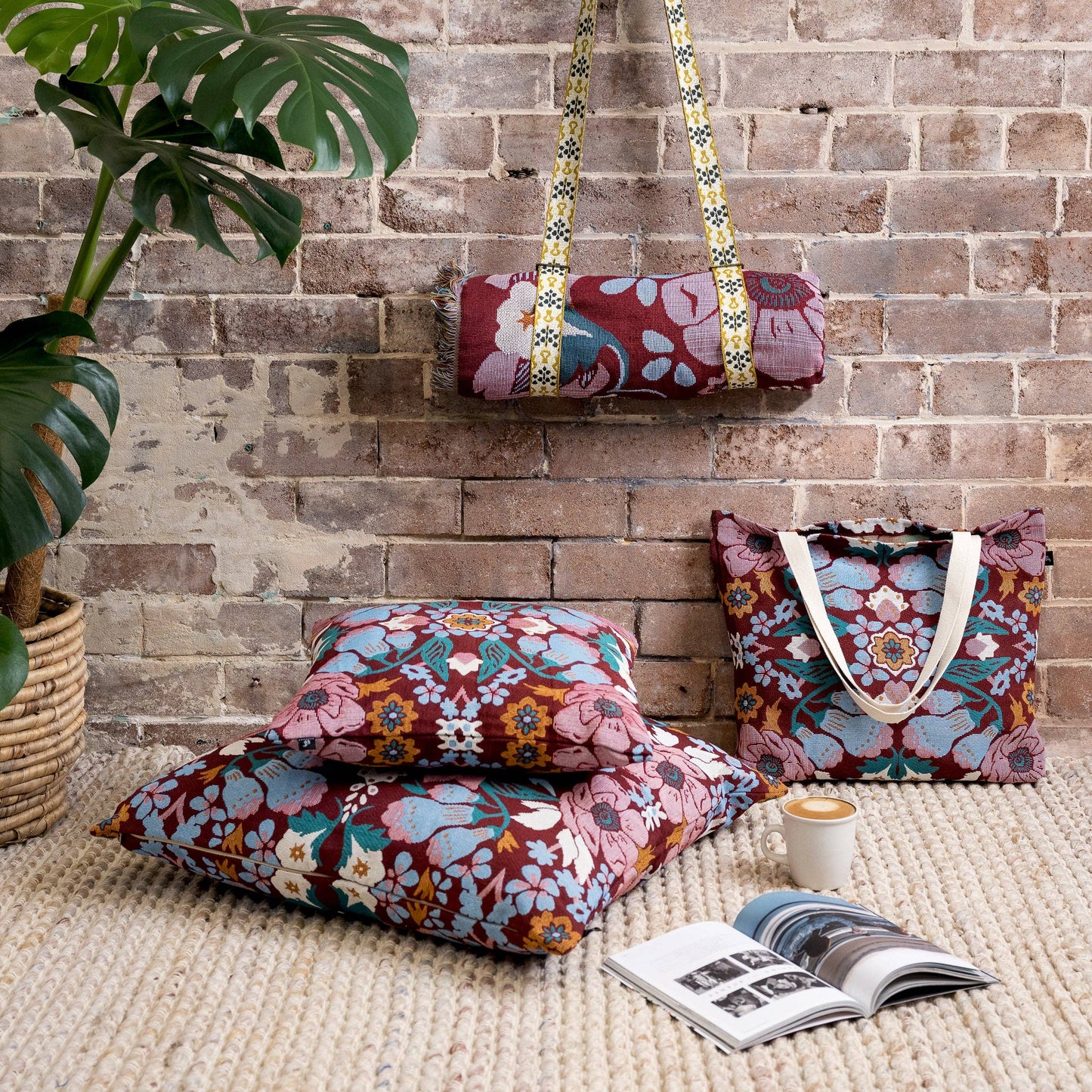 'Magical Mystery' Woven Picnic Rug/Throw: Regular 130x160cm