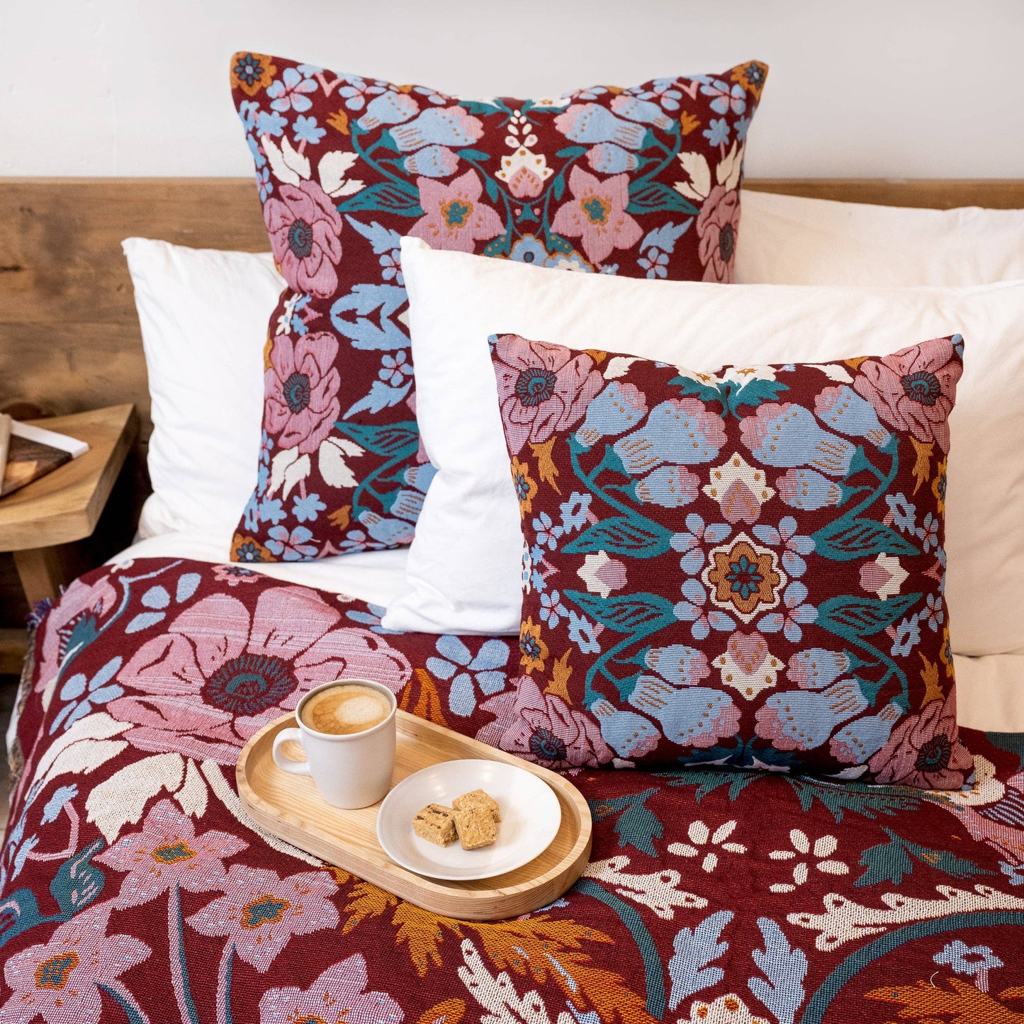 'Magical Mystery' Woven Picnic Rug/Throw: Regular 130x160cm