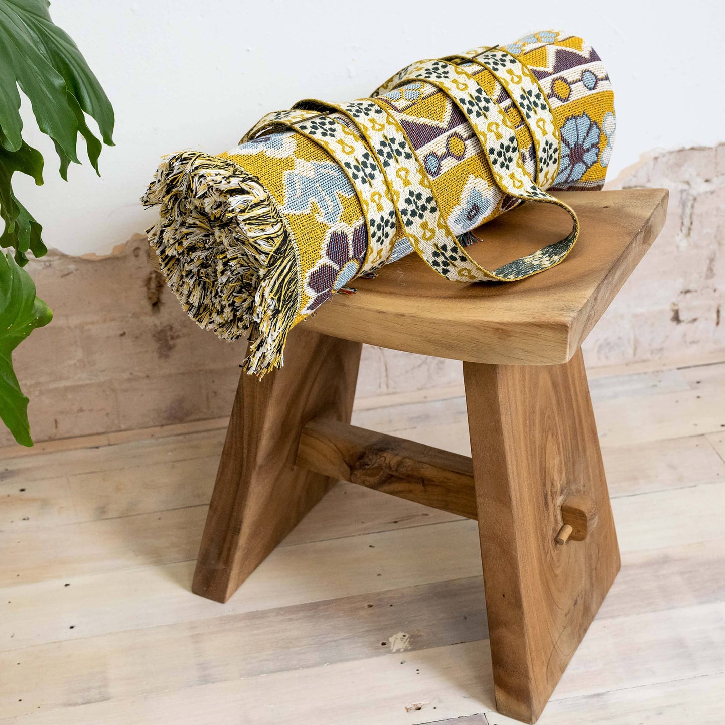 'Every Little Thing' Woven Picnic Rug/Throw: Regular 130x160cm