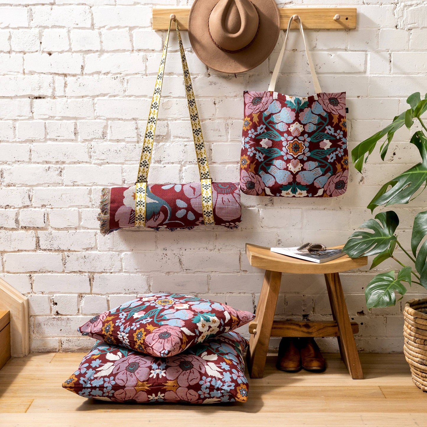 'Magical Mystery' Woven Picnic Rug/Throw: Regular 130x160cm