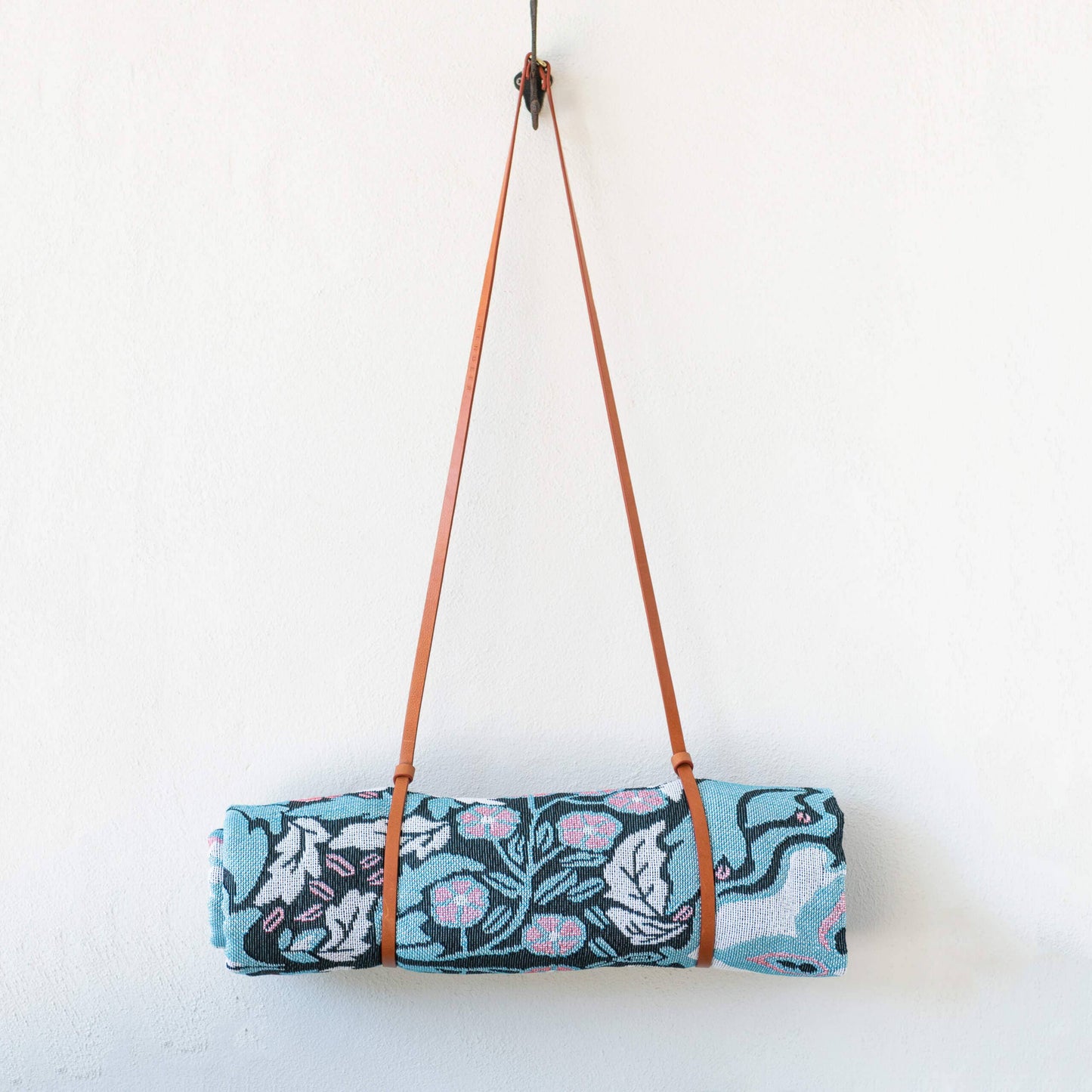 'All You Need is Love' Woven Picnic Rug/Throw: Regular 130x160cm