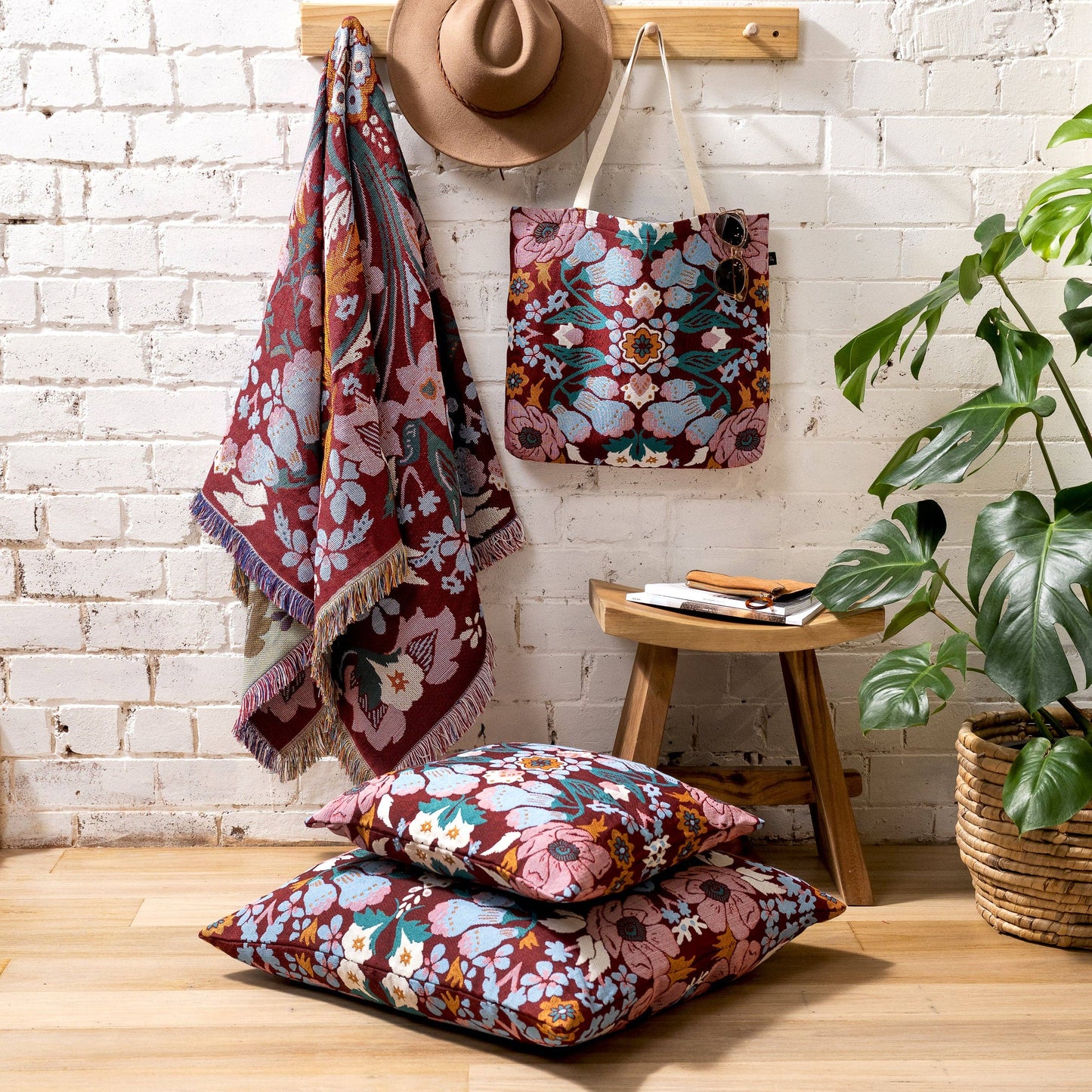 'Magical Mystery' Woven Picnic Rug/Throw: Regular 130x160cm