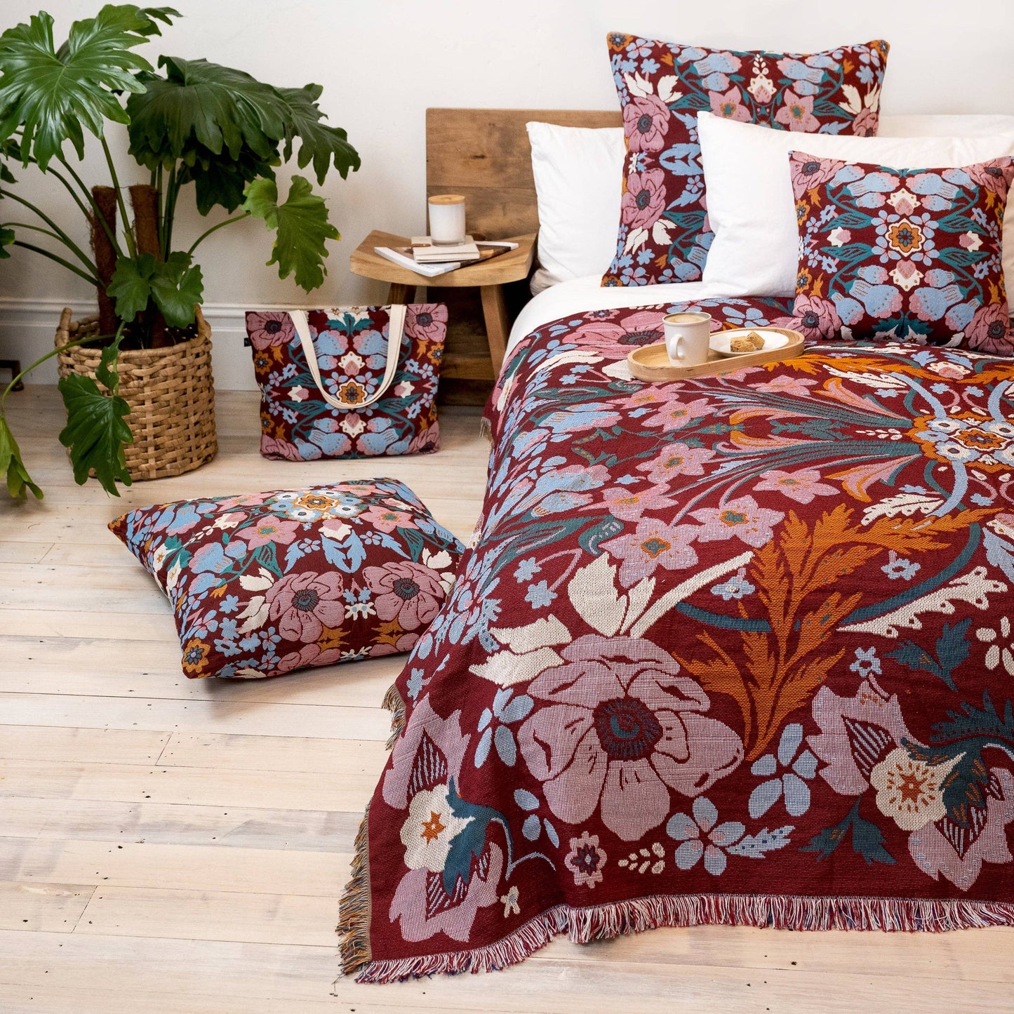 'Magical Mystery' Woven Picnic Rug/Throw: Regular 130x160cm