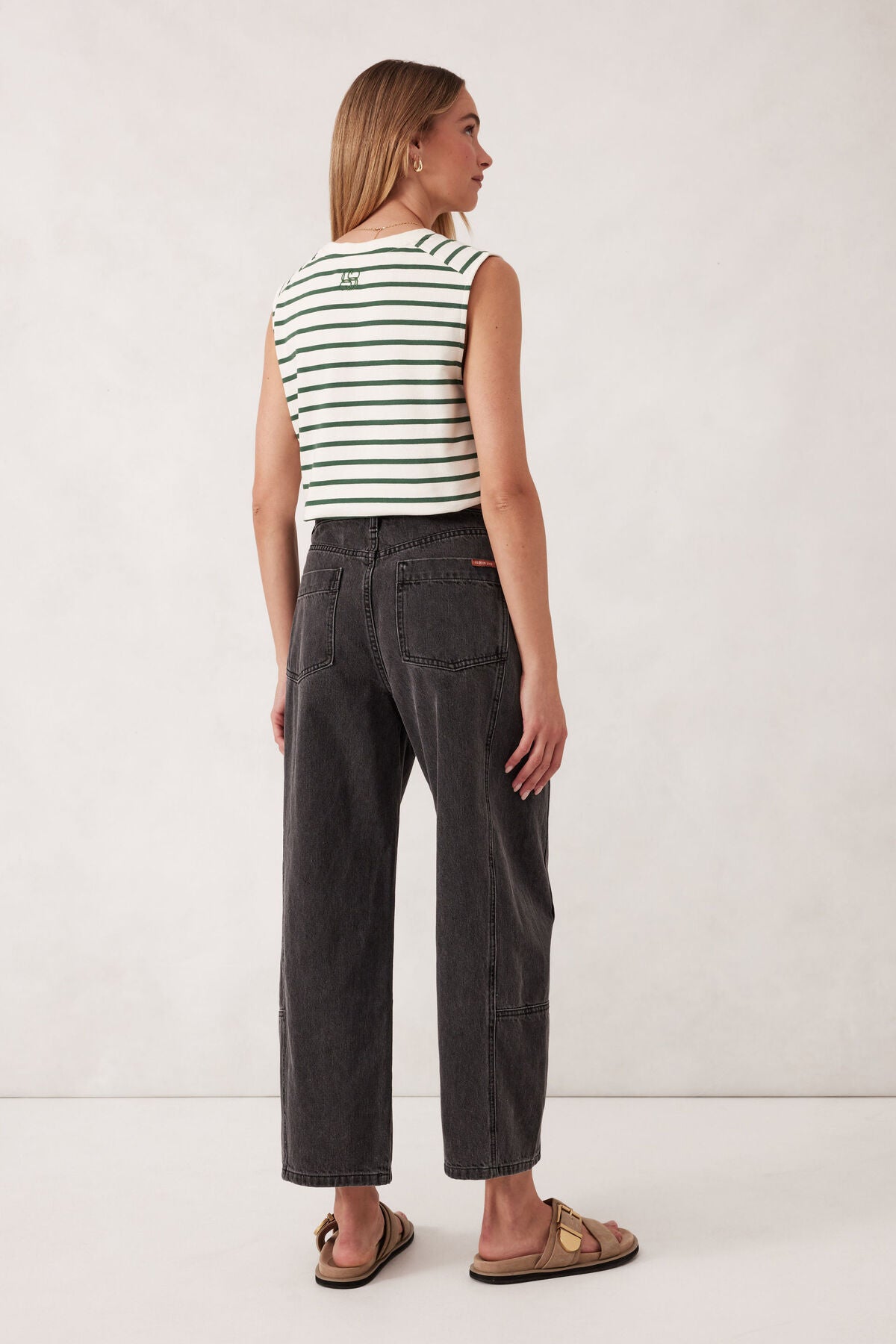 Darted Barrel Jean - BlackWash
