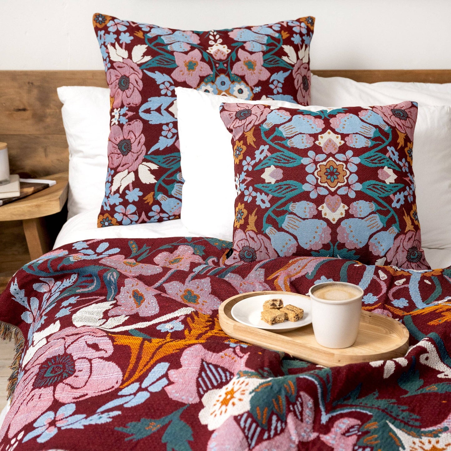 'Magical Mystery' Woven Picnic Rug/Throw: Regular 130x160cm