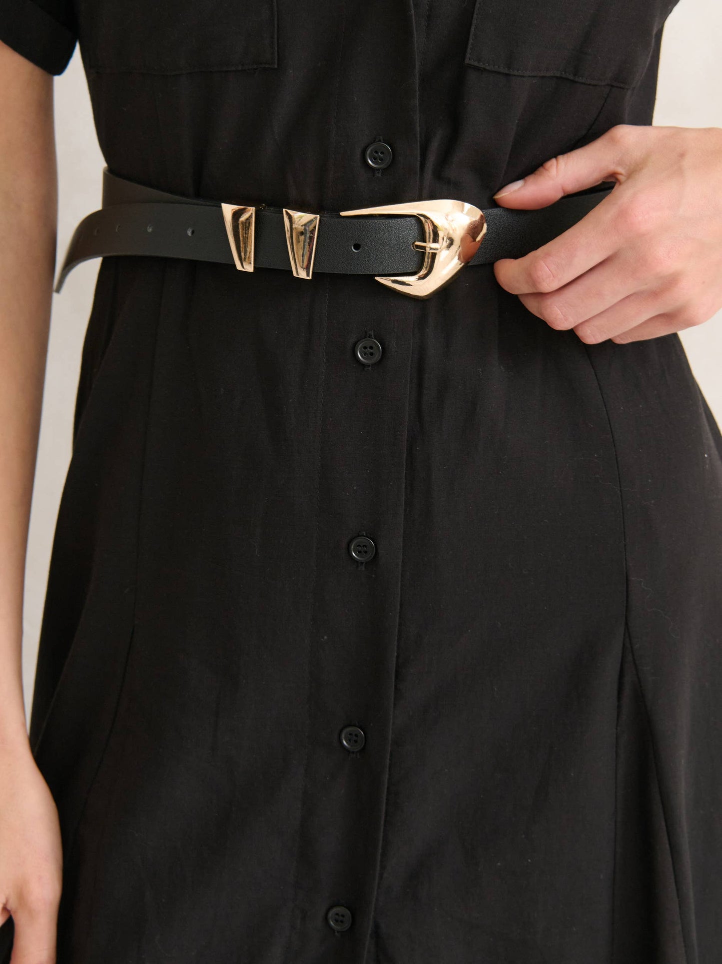 Pebble Dome Buckle Belt in Black