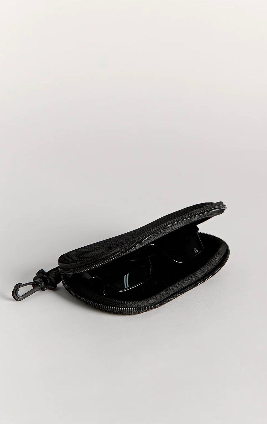 Olivia Jean Ribbed Black Neoprene Sunglasses Case- With Zip