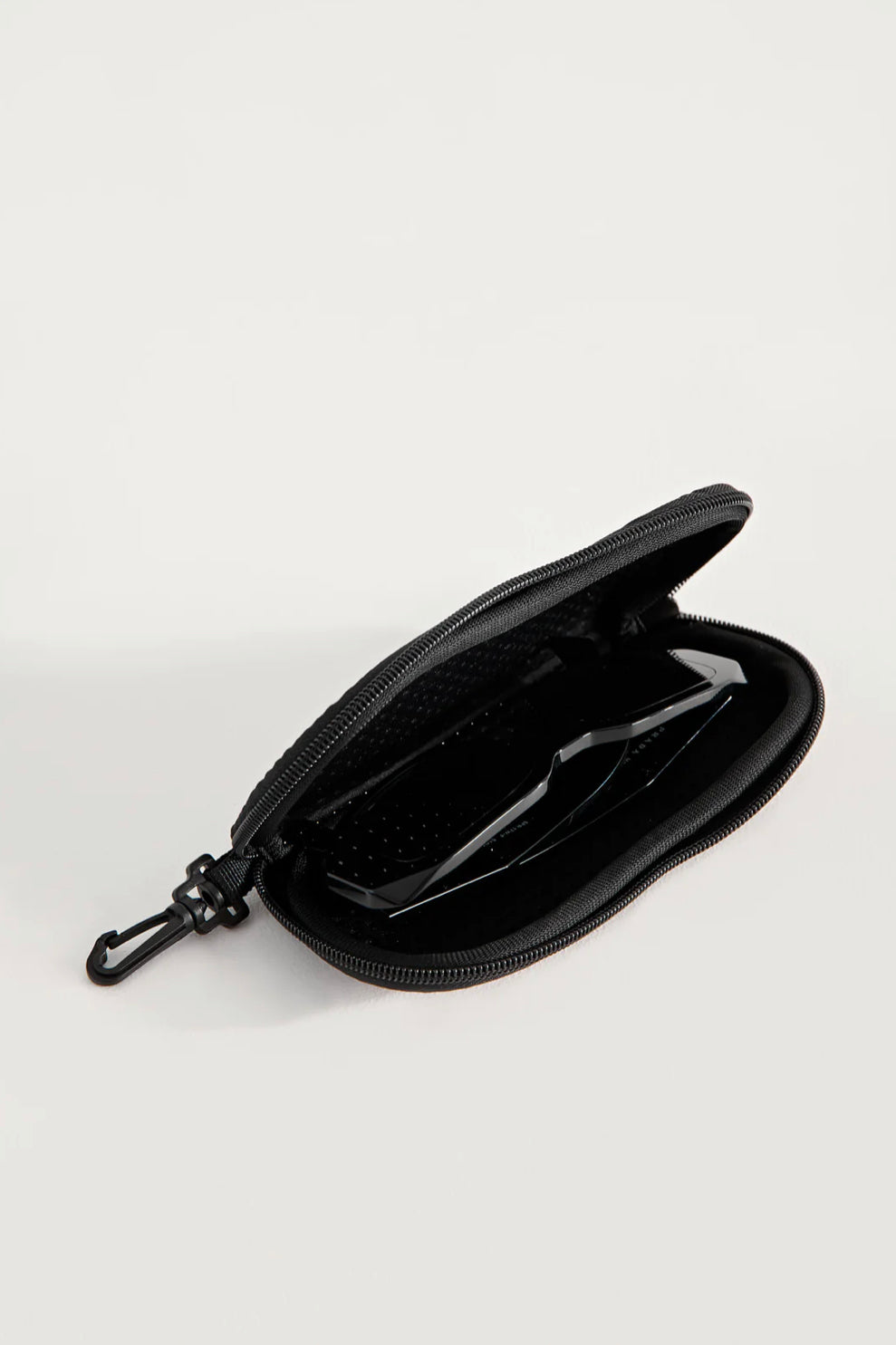 Olivia Jean Black Neoprene Sunglasses Case- With Zip